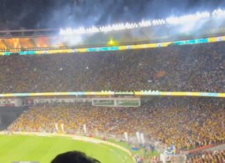 Sathish Instagram - That Winning Moment ❤️😍❤️ One Of The Best Final 💪💪 Yessss We are the Champions 😍😍😍 Love u @chennaiipl and @mahi7781 ❤️ Thank u @ravindra.jadeja 🙏🏻🙏🏻🙏🏻 #Csk ku Whistle Podu ❤️❤️❤️