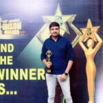 Sathish Instagram - After #kaththi #thangamagan #remo #sixer #thamizhpadam2 6th time got this #EdisonAwards for #naaisekar #bestcommencinghero🙏🏻❤️ Thank u so much #kalpathiagoram sir @archanakalpathi @aishwaryakalpathi @kishorerajkumar @venkat.manickam @agscinemas @agsentertainment @selvakumar_edisonawards God & cinema fans 🙏🏻❤️😘