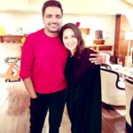 Sathish Instagram - Such a wonderful soul @sunnyleone 🤗😍🤗Welcome to Thamizh cinema #ohmyghost ❤️❤️❤️