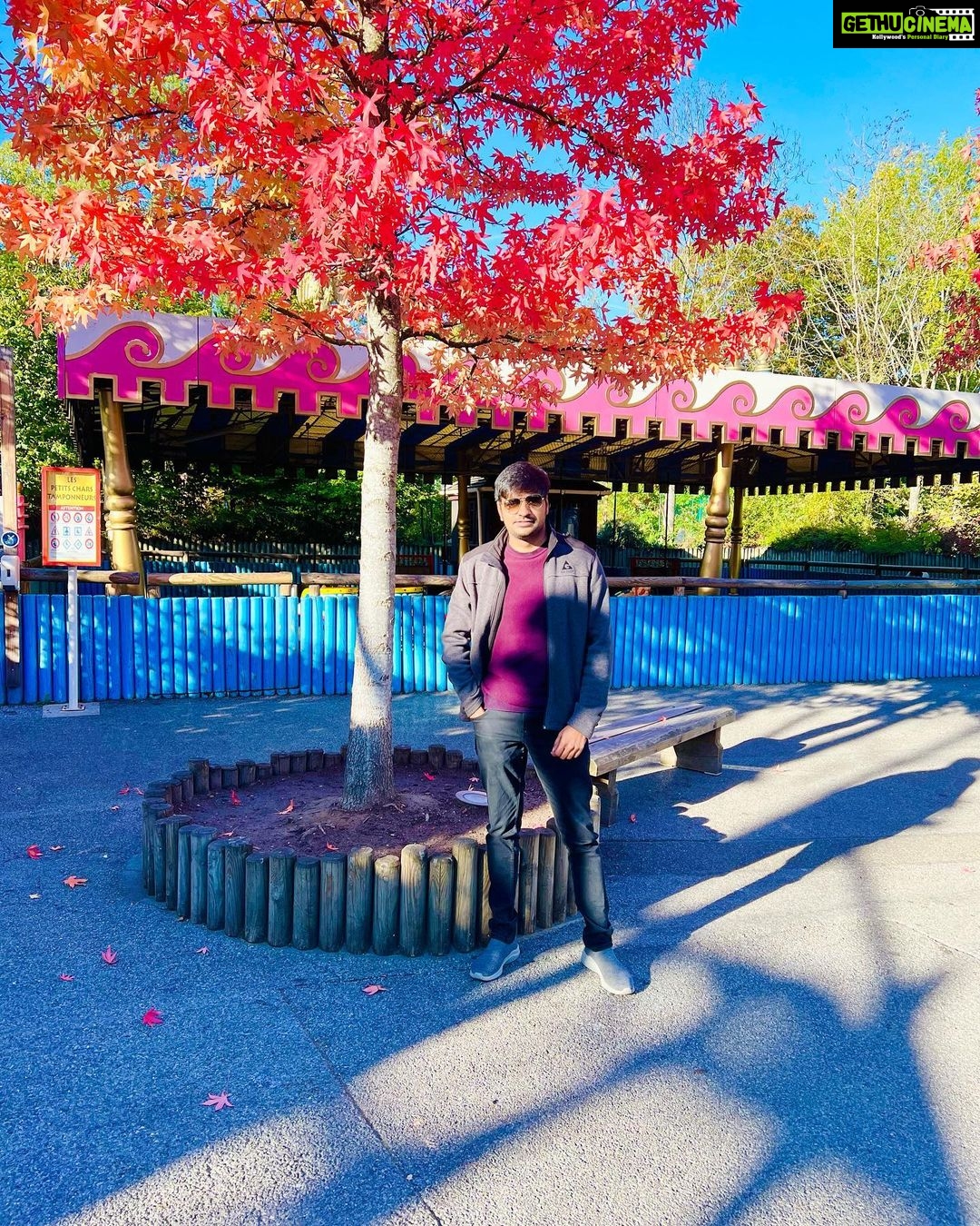Sathish Instagram - #parcasterix #paris 😍😍