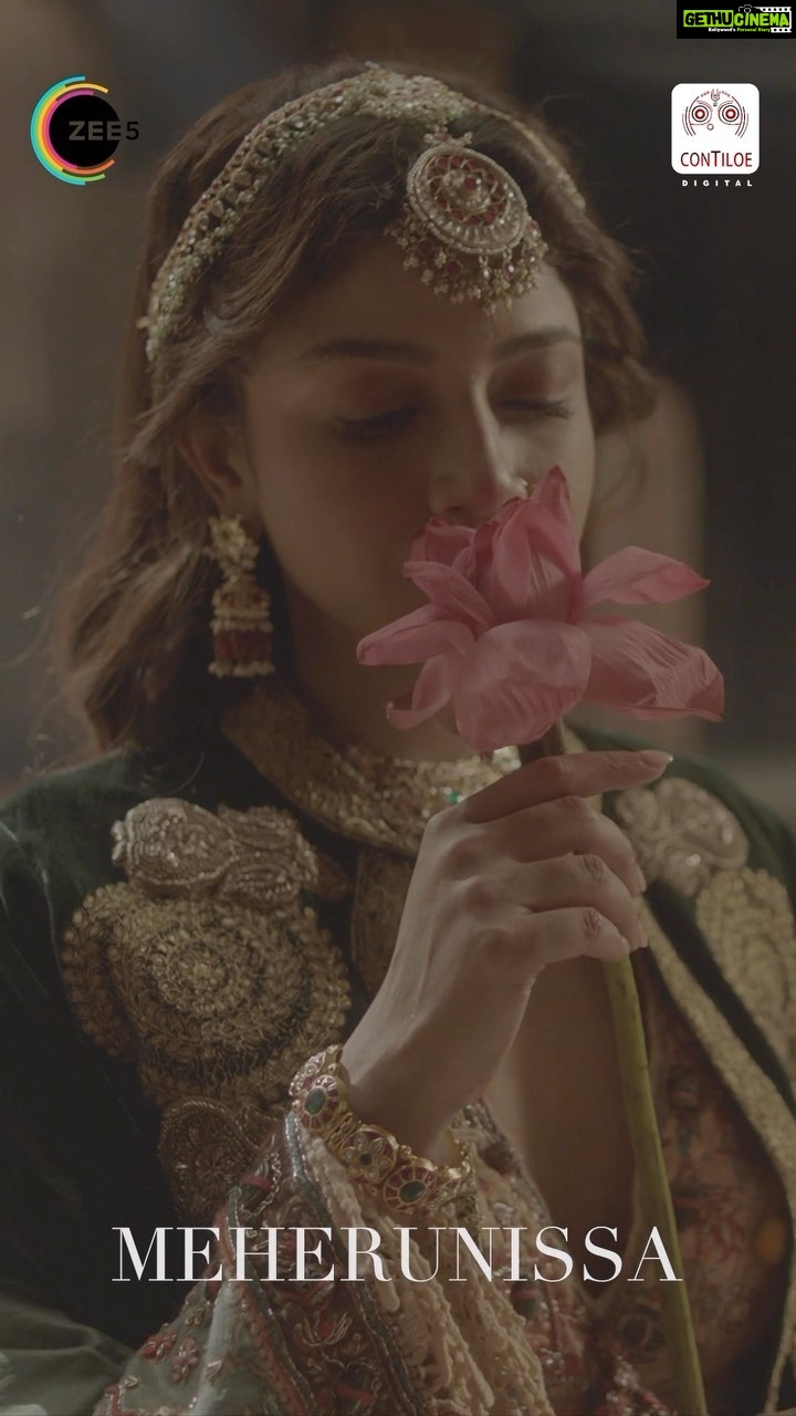 Sauraseni Maitra Instagram - 🌸 @naseeruddin49 @aashimgulati @aditiraohydari @aapkadharam @rahulbose7 @sandymridul @taahashah @shubhamkumarmehra_ @padma_damodaran @sauraseni1 @contiloepictures @jiansh.31 @mitanshlulla @officialsuhanijuneja_ @woffkaul @gazirouhallah @zarinawahab123 @shivani.tanksale @subodhbhave @neerushaa_nikhat @i_pankaj_saraswat_ @anushkaaa_luhar @harshilss @roopali78 @varshaalallwani @digamber.prasad.7792@thepawanchopra @shillpakatariasingh @omungkumar @golecha_jewels @mortantra @vibhupuri @anti.casting @vikasjewelsdesigner @shetyetejal @manish_kalra_ @zee5global @nimishalok @zee5