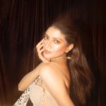 Sauraseni Maitra Instagram – 👑💫✨

#tajreignofrevenge #premierenight #specialscreening #bts