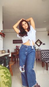 Sayantani Ghosh Instagram - 💃 dancing away my Monday Blues ...
.
#mondaymotivation #monday #mondaymood #mondayblues #dance #dancelove #reels #trendingreels #beatingmondayblues 💙