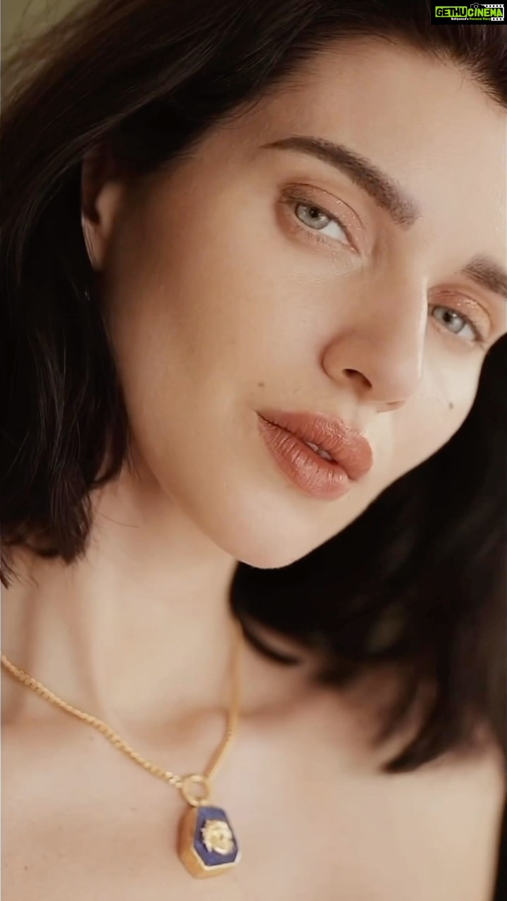 Scarlett Mellish Wilson Instagram - Valentine’s Day nearly here ! (Just saying 😜) So inlove with @ottomanhands Goddess collection ! I’m wearing the Medusa pendant necklace , the Goddess Demeter Coin stud earrings & the Artemis pendant necklace ! Link in bio 💫 Videography 🎥 by @corygoldbergphotography Skincare @alumiermduk @trinnylondon