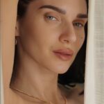 Scarlett Mellish Wilson Instagram - Get ready with me ! Using my favourite skin care @alumiermduk for my ultimate skin care routine ! Alumier works individually to cater for your skin ! @rachelstaggsaesthetics can work with your skin type to give you the best advise on what products will work for you ! #alumieruk #alumiermduk #alumierskincare #alumiermdglowpeel #skincareroutine #beautytips #beautyblogger #contentcreator #beautyreelsalenapo