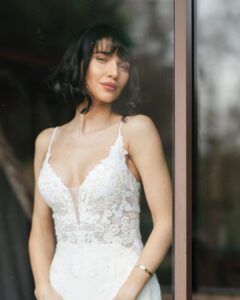 Scarlett Mellish Wilson Instagram - Prepping for our pretend wedding part 1! @scarlettwarrick it is such a joy to create with you! Thank you for trusting me as your canvas .❤️

Wedding dress by @thebridalboutiquehastings 
Thankyou @allevenbeauty for getting me skin ready ! 
And @alumiermduk skin care ready ! X 

 #hastingsweddingphotographer #eastsussexweddingvideography #model #bridalshoot #bridalmodel #weddingphotography #weddingdress #artist