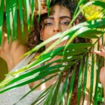 Seerat Kapoor Instagram - Never forget to honour the earth you live in. Happy World Environment Day to us 🌍🍀 H&M @makeupbykamaljeet Photographer @atulr @atulyachitr