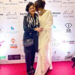 Seerat Kapoor Instagram - When you have absolutely no clue, you’re about to be cued by family! 💕 You’re an inspiration bua @pujankapursharma couldn’t be happier to have united with you like this. Thank you for uplifting and elevating our show! 😘 For @teach_for_change with Shaadi by Marriott Presented by @theantoraofficial Powered by @ftvsalon.banjarahills.hyd Co powered by @argentumartshyderabad Outfits: @varunchakkilam Jewellery: @hiyajewellers Footwear: @rapport_shoes Makeup: Team @sachindakoji @sachindakoji_pro @sahibasam1 Styled by @officialanahita Photography: @shreyansdungarwal Co hosted by @westinhyderabad Sponsored by @aryanajevents Ground Transport: @mercedesbenzsilverstar Decor: @minttusarna #teachforchange2023 #shaadibymarriott