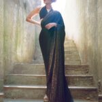 Seerat Kapoor Instagram - Carry on 💋 Stylist @stylistshikhar H&M @artistrybykri Assisted by @janie_vyas16 Photographer @neverjnever