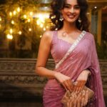 Seerat Kapoor Instagram - Your lady on arrival @siimawards 💖 Saree & Clutch : @bhumikagrover Jewellery: @divinuscreations Stylist: @baldankita 📸 @artistrybuzz_