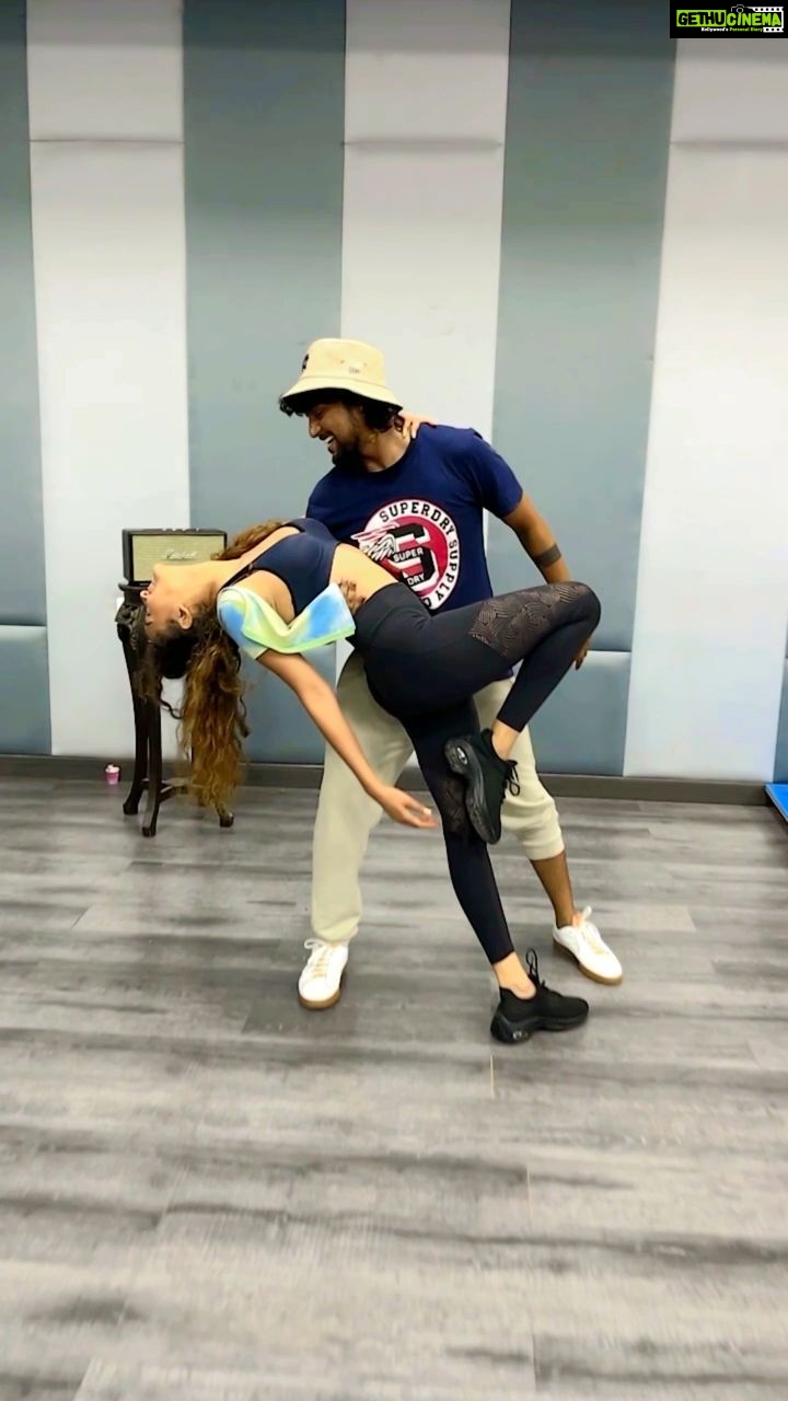 Seerat Kapoor Instagram - Wonderful moment with the Only Gorgeous @iamseeratkapoor ♥️ @alwaysjani 💖 • • • • #rehearsals #rehearsalstime #workmood #somerhingnew #instagramreels #trending #yakkasakka #kannadareels #kannadasongs