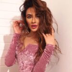 Seerat Kapoor Instagram - This moody pink mauve midi 🌸