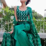 Seerat Kapoor Instagram - Darlings The grass is greener where you water it 💚💦 Outfit @pinkcitybysarika Earrings @celestine.jewellery Styled by @6shweta