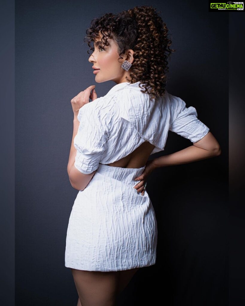Seerat Kapoor Instagram - If you judge a book by its cover, You might just miss out on an amazing story 💫 Jewellery @aquamarine_jewellery Outfit @nan.thelabel Stylist @baldankita Assisted by @dhwaniivithalani_22 H&M @artistrybykri Assisted by @makeupandhairby_meghana Photography @journeyman1027