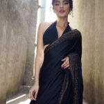 Seerat Kapoor Instagram - Carry on 💋 Stylist @stylistshikhar H&M @artistrybykri Assisted by @janie_vyas16 Photographer @neverjnever