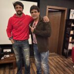 Shaam Instagram - 2022 STARTED WITH SUPER STAR @kichchasudeepa THE REAL HUMAN 💫🌠 #happynewyear #2022 #kichhasudeep#superstar #actorshaam #shaam #new #look #ootd #family #love #tamil #cinema