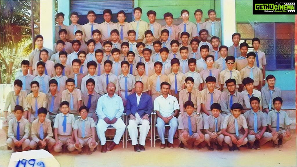 Shaam Instagram - SPOT ME 🤔 SCHOOL DAYS 😍😍😍😍 BEST DAYS OF MY LIFE 😘😘😘😘 #actorshaam #shaam #schoollife #bestdays #actor #shooting #life #instagram #newpost Chennai, India