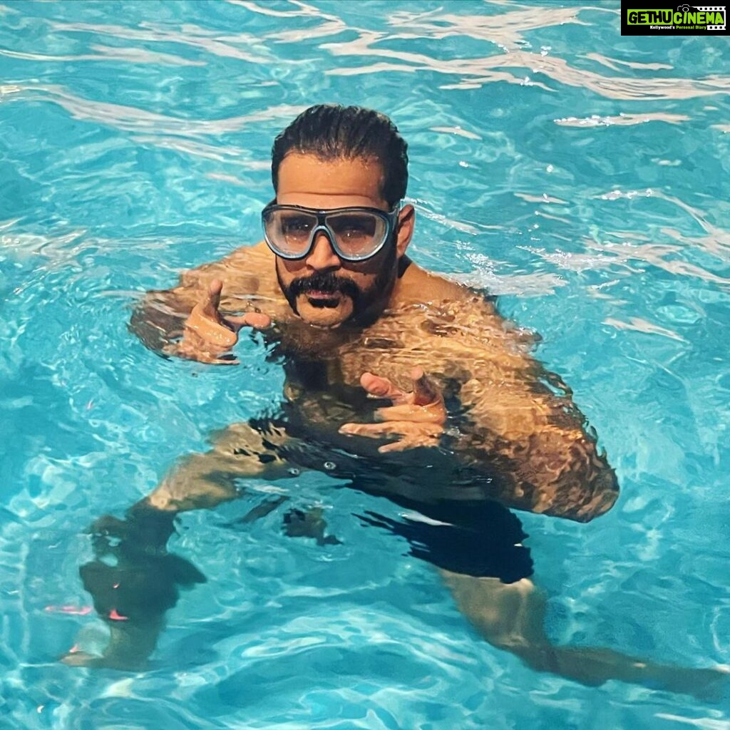 Shaam Instagram - SUMMER TIME 🔥🔥🔥🔥 #shaam #actorshaam #swimmingpool #summer #cardio #shootinglife #movies #