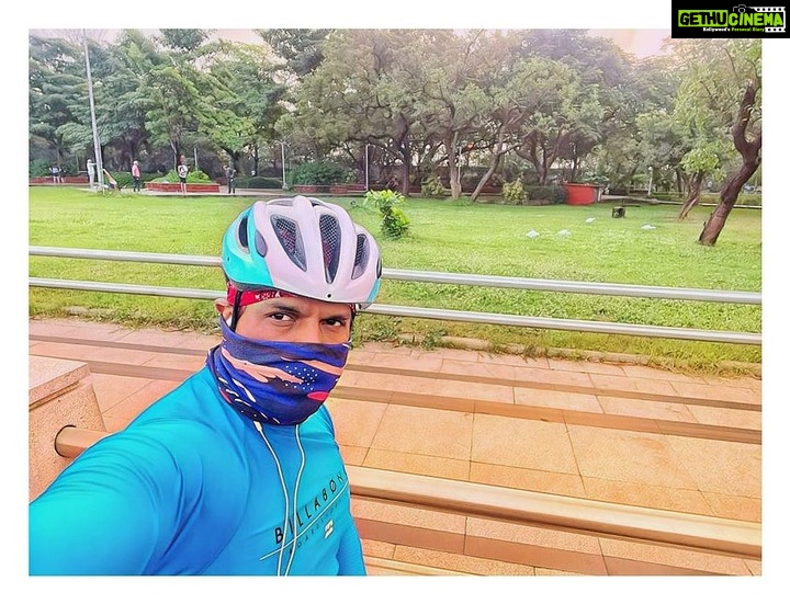 Shaam Instagram - TRAIN INSANE OR REMAIN THE SAME @aryaoffl #cycling #morning #ride #actorshaam #arya #shaam #tamil #cinema