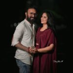 Shafna Instagram - Unnidam parkkirein yen ulakam!!!! ♥️👽 @sajinsajin_ Costume @jazaashdesignstudio ✨ Jewellery @pureallure.in ✨ MUAH @abilashchickumakeupartist ✨ Pic @_story_telle__r ✨ #mylove #us #lovetolive #livetolove #spreadhappiness #spreadlove #bepeaceful #makepeace #embracelife #sajin #sajinsajin_ #shafnasajin #shafna