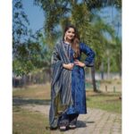 Shafna Instagram - Wearing a navy blue velvet salwar with chanderi dupatta from @jazaashdesignstudio , my favourite designer boutique since years!!!♥️ These gorgeous Earrings @pureallure.in ♥️ #jazaash #jazaashsignaturecostume #velvetsalwar #chanderidupatta #pureallure #pureallurejewellery #pureallureearring #favouritecombo