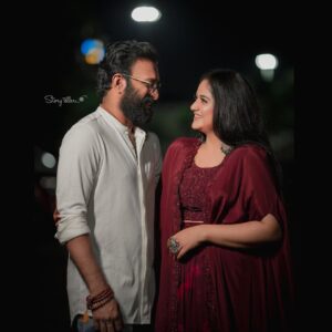 Shafna Instagram - Yenakku kedacha Nilavu Neeye…. @sajinsajin_ 👽♥️

My costume @jazaashdesignstudio ✨

My jewellery @pureallure.in ✨

My MUAH @abilashchickumakeupartist ✨

Our pic @_story_telle__r ✨

#ourlife #ourlovestory #mylove #heandme #us #loveislove #ourworld #ourrules #ourtime #fewhoursbeforethebighappiness #thankfultoall #gratefullforeverything #blessed #sajin #sajinsajin_ #shafnasajin #shafna