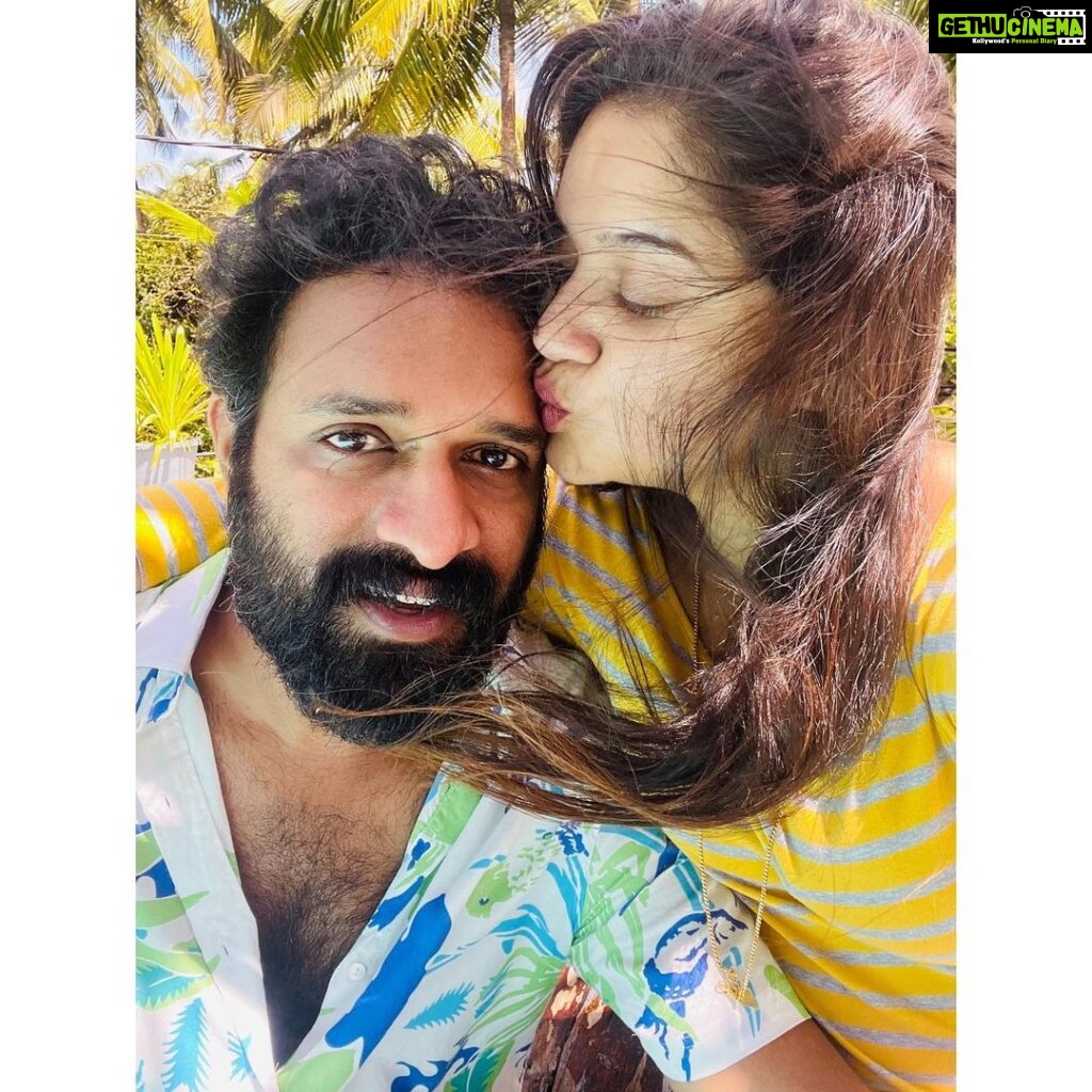 Shafna Instagram - Happy Birthday To You my Life Changer!!! You are the reason am enjoying and exploring my life this way…. You are the reason I started loving life…. Thankyou for being the best man I could get!!! I want our life to be this way till the end… With the same love and affection and connection and care and concern and all that we have for each other…. As I always say, you are the best thing happened to me… I Love You • Happy Birthday ikkaaaa….😘😘😘😘😘 Stay happy strong healthy and peaceful!!! @sajinsajin_ ♥😘