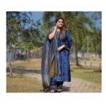 Shafna Instagram - Wearing @jazaashdesignstudio ‘s signature velvet salwar with chanderi dupatta… very comfortable and a class price of theirs… Thankyou so much Jesitha for this beautiful piece of work!!! ♥️ Earrings @pureallure.in ♥️ #jazaash #jazaashsignaturecostume #velvetsalwar #chanderidupatta #pureallure #pureallurejewellery #pureallureearring #favouritecombo