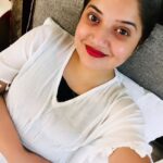 Shafna Instagram - Self Love ♥️💋 #justmythings #justme #mytime #readytogo #selflove #lovetome #kissestome #redlips #redlipstick #redwhitenblack #loveislove