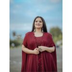 Shafna Instagram - Kind of new look by this super talented @abilashchickumakeupartist 😍 Thanks darling for making me look good😊 Jewellery by @pureallure.in 🥰 Costume @jazaashdesignstudio 😘 Pics by @_story_telle__r 🤩