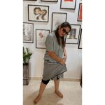 Shafna Instagram - All set for the “baggy jeans” reel🤪 Pics by @mrudula.murali 😘 #allsetforthereel #calmnessbeforethemadness #picoftheday #shafnanizam