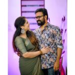 Shafna Instagram - I’ll never take my eyes off you…. Coz I can’t!!! 😍♥️😘 @sajinsajin_ Saree @_taaishbythasnimsalam_ ♥️ Earrings by @trinetra_collections ♥️ Clicked by @zoyawedding ♥️ #couple #cousinwedding #us #iloveyou #iseeyou #youandme #sajin #shafna #ootd