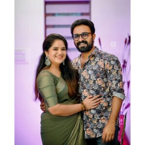 Shafna Instagram - Eid Mubarak ❤👽

📸@zoyawedding
saree @_taaishbythasnimsalam_
Earrings @trinetra_collections