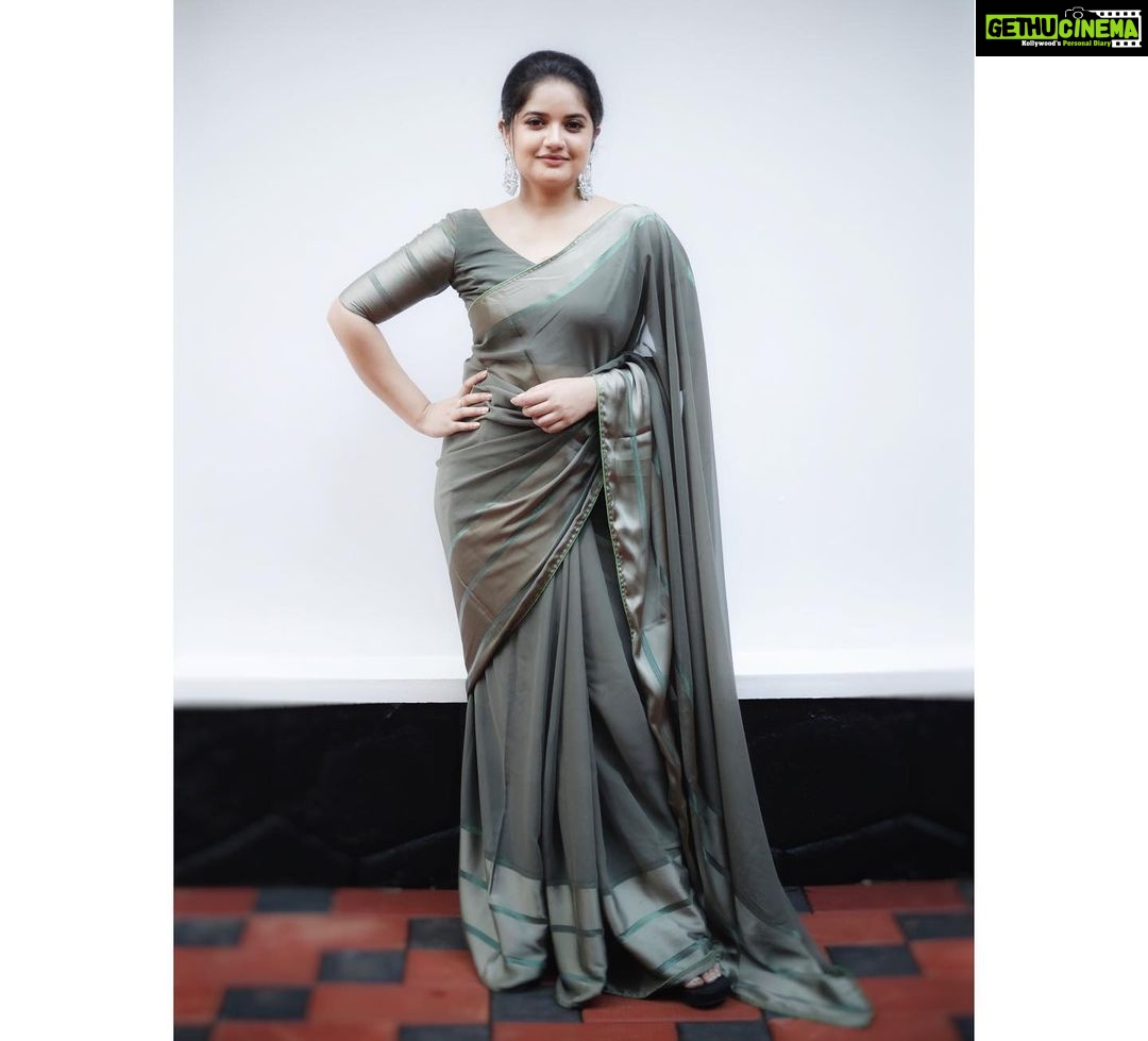 Shafna Instagram - Just flaunting my Sea green skyla georgette saree from @_taaishbythasnimsalam_ 💚 Earrings from @trinetra_collections 💚 Clicked by @aashiq.aashii @the.spark.stories 💚 #ootd #picoftheday #memyself #taaish #trinetra #myhome