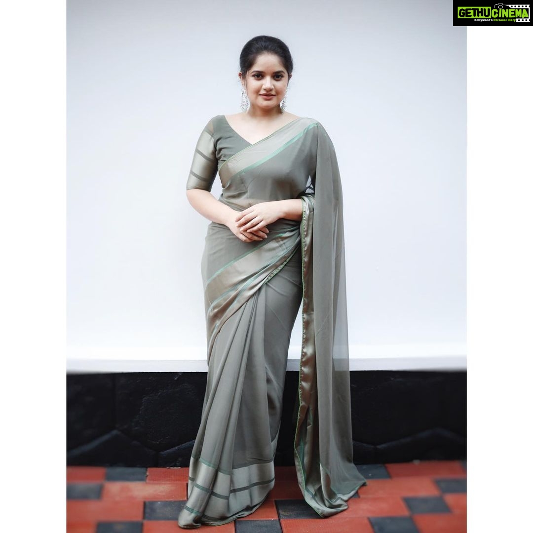 Shafna Instagram - Just flaunting my Sea green skyla georgette saree from @_taaishbythasnimsalam_ 💚 Earrings from @trinetra_collections 💚 Clicked by @aashiq.aashii @the.spark.stories 💚 #ootd #picoftheday #memyself #taaish #trinetra #myhome