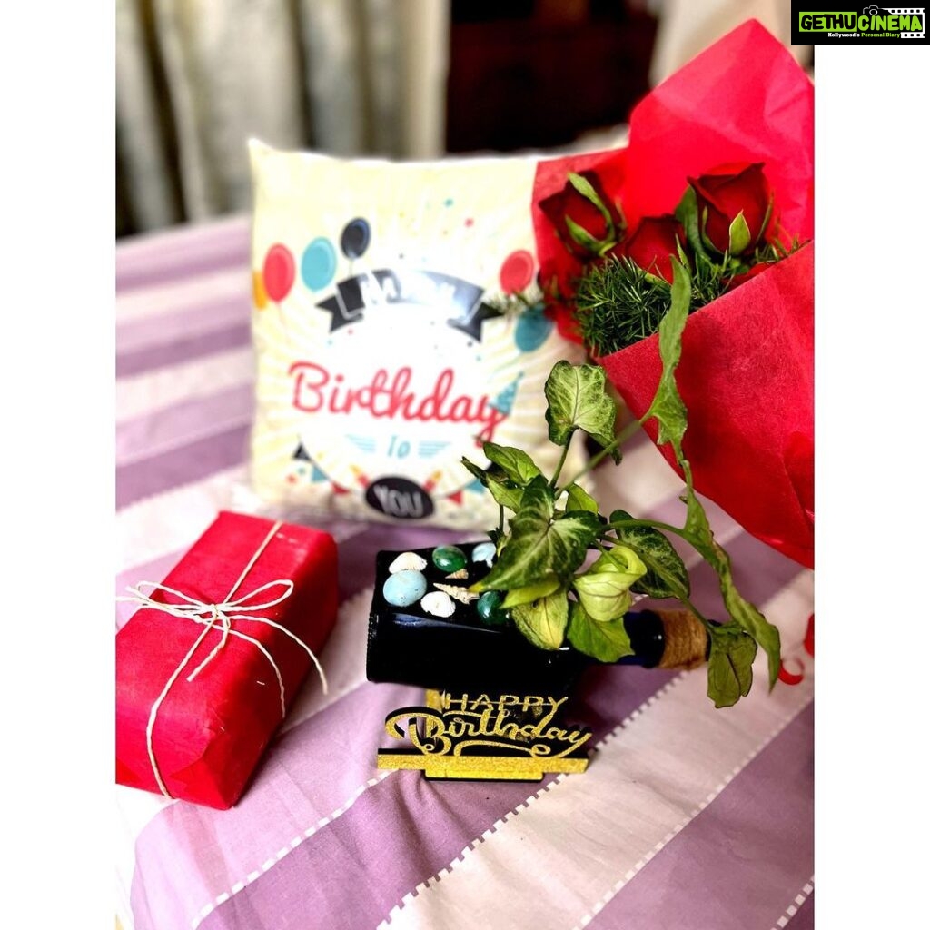 Shafna Instagram - Birthday gifts are always special… and when they are from your loved ones it’s even more special… and when your loved ones gift it suprisingly at the least expected time and place it’s even more n more special…. Thankyou my darlings for this adorable close to heart gifts♥️😘 @sajinsajin_ @gops_gopikaanil ♥️♥️♥️😘😘