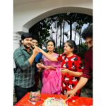 Shafna Instagram - My extended family… My favourites of Hyderabad… these ppl are so much of love♥️😘 thankyou so much darlings for making my birthday so memorable and happiest… I love you all!!! ♥️ @sowmya.sharada @actor_nandu @actorvinod_maganti @mamtha_narayan1 @soumya_kandala @actor_dwarakesh @ankitha_muler @daringirl_lucky @ramanasimhapuri 🙏🏻🙏🏻🙏🏻