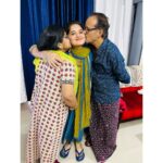 Shafna Instagram - Blessed!!! A surprise Birthday celebration with my family…. Was really unexpected because it was kind of early, before I leave them for my shoot….Blessed to be around them… I love you all… thankyou for making my birthday special…♥️ @nizamudeenabubacker @nizamshahida @shabna_sunaj @shainasnizam @sunajsini ♥️♥️♥️