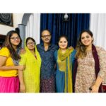Shafna Instagram - Blessed!!! A surprise Birthday celebration with my family…. Was really unexpected because it was kind of early, before I leave them for my shoot….Blessed to be around them… I love you all… thankyou for making my birthday special…♥️ @nizamudeenabubacker @nizamshahida @shabna_sunaj @shainasnizam @sunajsini ♥️♥️♥️