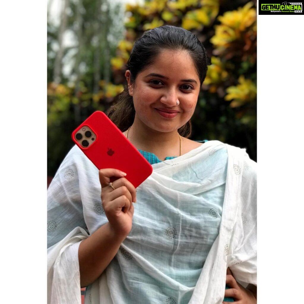 Shafna Instagram - Phone covers from @ishop_thakaraparambu @ishoppattom Thankyou so much for these super protection and beautiful covers ♥️🤩