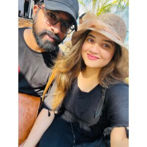 Shafna Instagram - Our heart soul and mind speak the same language!!!! TRAVEL!!! 🤩👽

#travel #youandme #traveltogether #wedowhatwelove #goa #goanstories #secondhome #happydaysatgoa #livingitoutthere #♥️ #👽