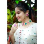 Shafna Instagram – Wearing this beautiful white anarkali with bandhani dupatta from my recent favourite @aathvyavastra accessorised with natural druzy stone choker set embellished with synthetic pearls 😍 

I really can’t stop admiring these pretty jewellery ❤️ I can’t stop praising your work @aathvya

Pictures clicked by @aashiq.aashii darling❤️ @the.spark.stories