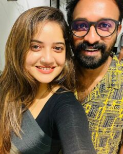 Shafna Instagram - Happy anniversary to us❤👽