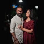 Shafna Instagram - Kadhal poi endru sonnein Unnai kaanum varai!!! @sajinsajin_ 👽♥️ #nightphotography #nightpics #nightppl #nightlife #us #sajinsajin_ #shafnanizam #sajin #shafna