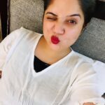 Shafna Instagram - Self Love ♥️💋 #justmythings #justme #mytime #readytogo #selflove #lovetome #kissestome #redlips #redlipstick #redwhitenblack #loveislove