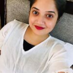 Shafna Instagram - Self Love ♥️💋 #justmythings #justme #mytime #readytogo #selflove #lovetome #kissestome #redlips #redlipstick #redwhitenblack #loveislove