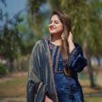 Shafna Instagram - Wearing a navy blue velvet salwar with chanderi dupatta from @jazaashdesignstudio , my favourite designer boutique since years!!!♥️ These gorgeous Earrings @pureallure.in ♥️ #jazaash #jazaashsignaturecostume #velvetsalwar #chanderidupatta #pureallure #pureallurejewellery #pureallureearring #favouritecombo