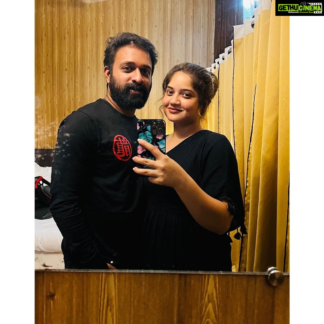 Shafna Instagram - Black Love 👽🖤 @sajinsajin_