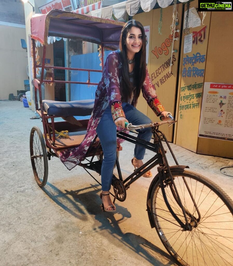 Shagun Sharma Instagram - Need a Ride?? 🦋🦋🦋🦋🦋 Wanna know what happened? Watch Sasural Genda phool 2 At 8:00pm on @starbharat @disneyplushotstar #shagunsharma #titli #ride #adventure #fun #explore #trending #fyp #igers Mumbai, Maharashtra