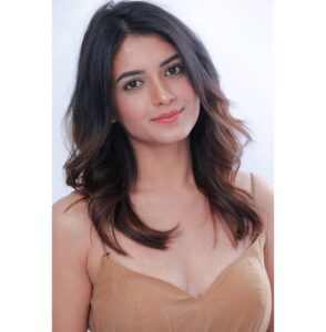 Shagun Sharma Instagram - Did you smile today?
😬🤭
#tb #SONU #Shagunsharma #IshkParZorNahin #explore #exploremore #instadaily #instagram #viralme #happiness #grateful #trending